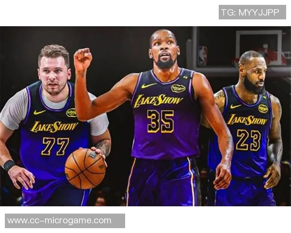 湖人三巨头联手拼搏进攻小卡单核作战疲惫却乐在其中